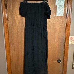 BLACK OFF THE SHOULDER MAXI DRESS SIZE L